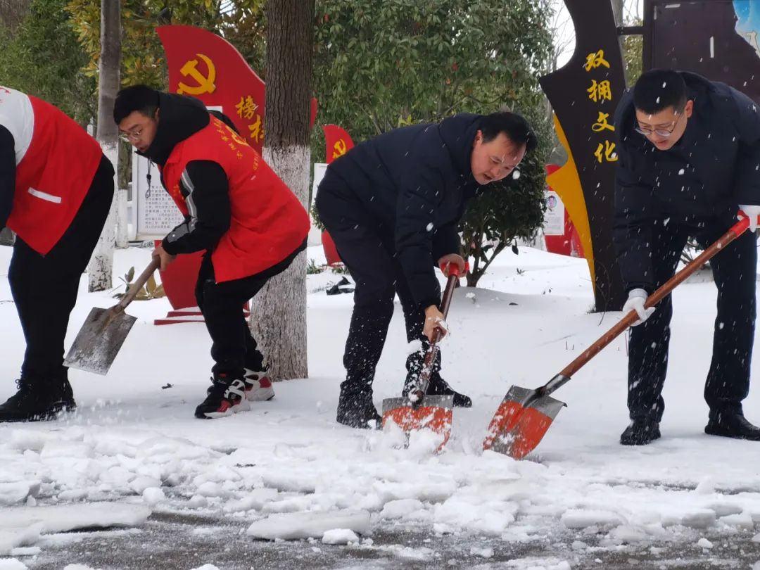 抗击雪灾图片