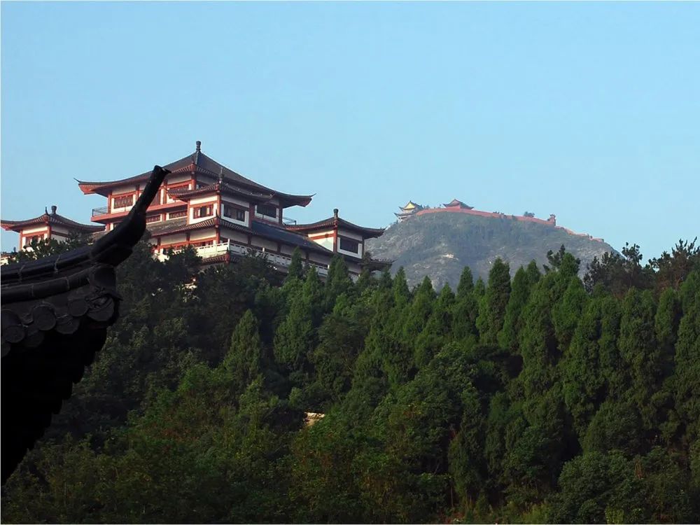 位於4a級景區安陸白兆山李白文化旅遊區